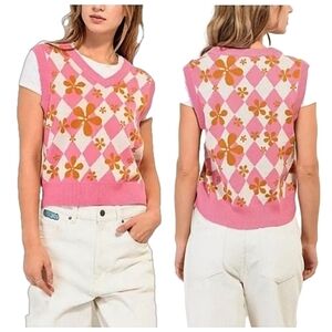 A.LAB Noire Pink Crop Sweater Vest